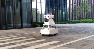 科技园区全天候的守护者：APV-SD安保巡逻机器人