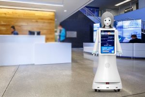 装饰公司的迎宾机器人定制需要具备什么功能？