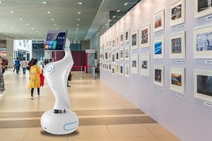 迎宾机器人是什么？2025年最新迎宾机器人优势以及类型介绍